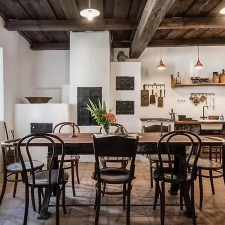 Apartament Diszeli Kuria