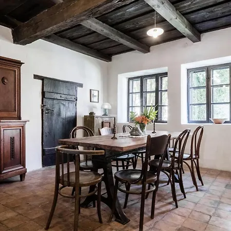 Diszeli Kuria Apartamento *